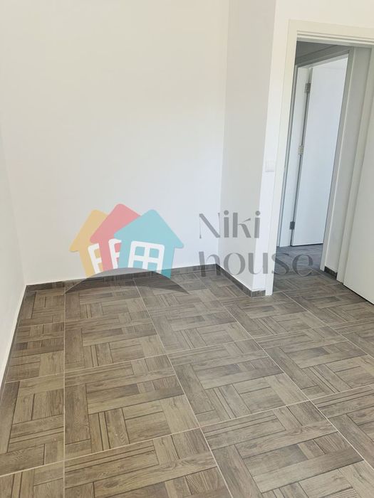 Продава се Тристаен апартамент в Варна, Аспарухово - 83 кв.м за 1627 €/кв.м - Снимка #2