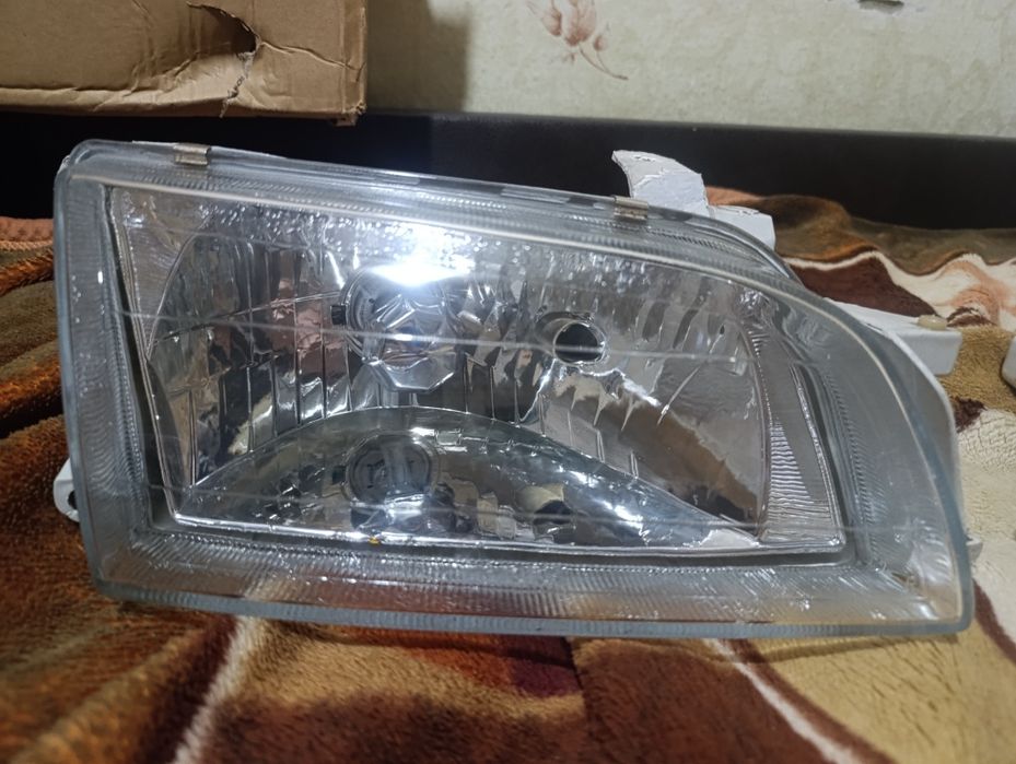 Фары на тойота карина Е