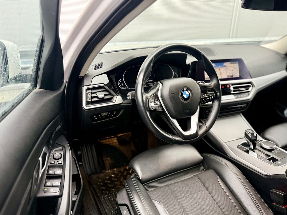 BMW 318D Mild Hybrid | 11/2020 Distronic  LED | Apple CarPlay