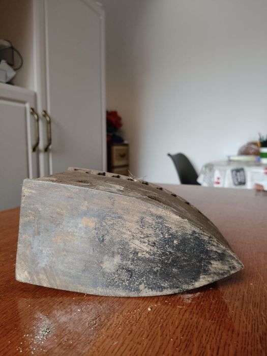 Fier de călcat cu cărbuni vechi vintageinterbelic