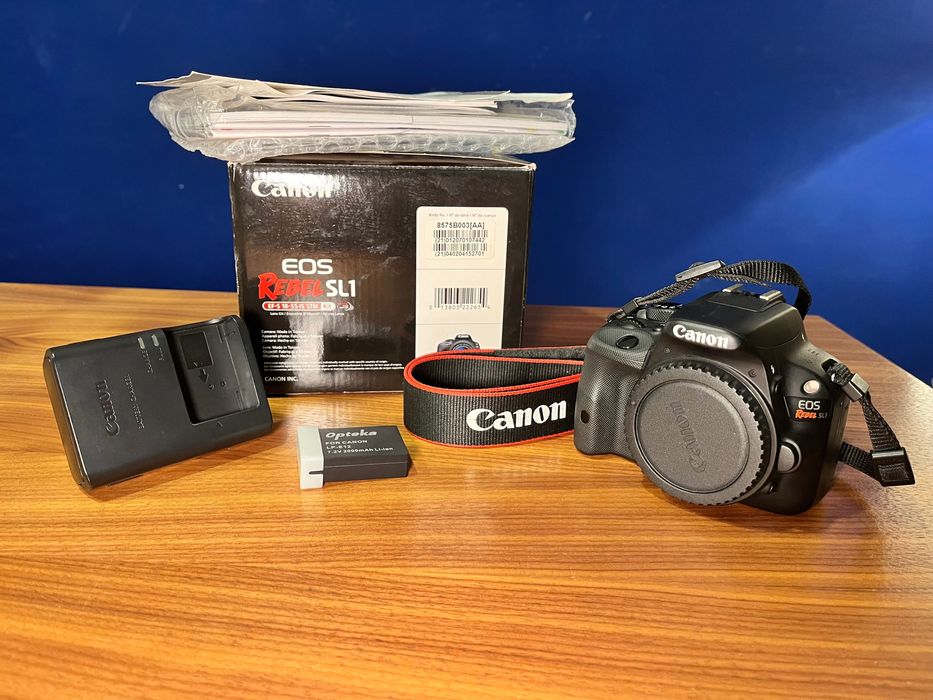 Canon EOS 100D impecabil