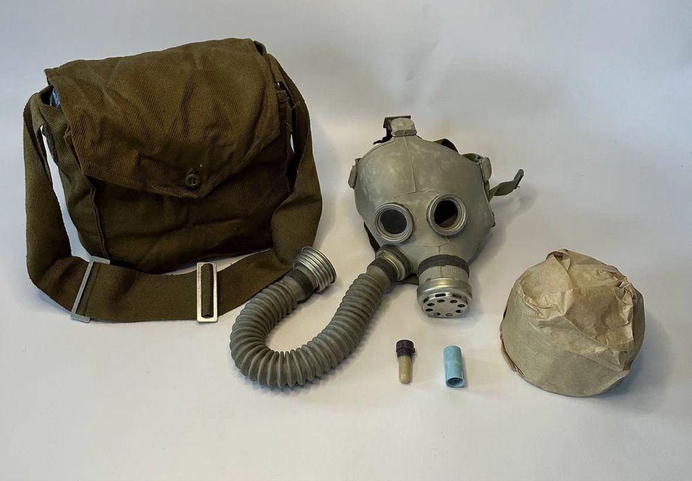 Противогазы всех размеров и всех возрастов