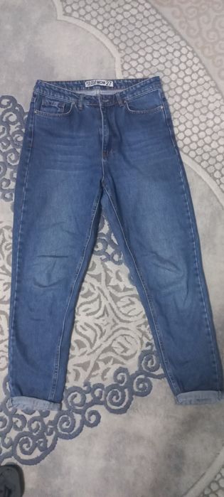 Джинсовая брюки почти новый