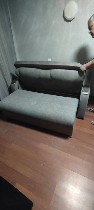 Продам два разных дивана