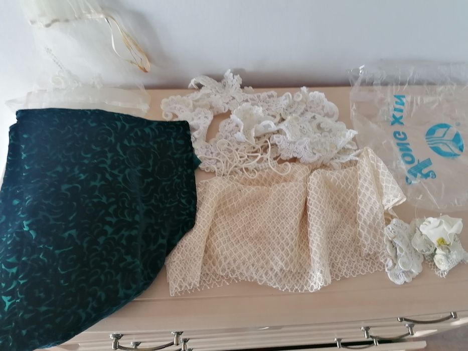 Ткань, кружева, манжеты,