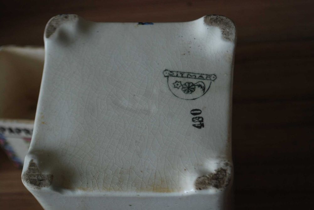 Vand set vechi, sasesc de recipiente pt condimente din faianta