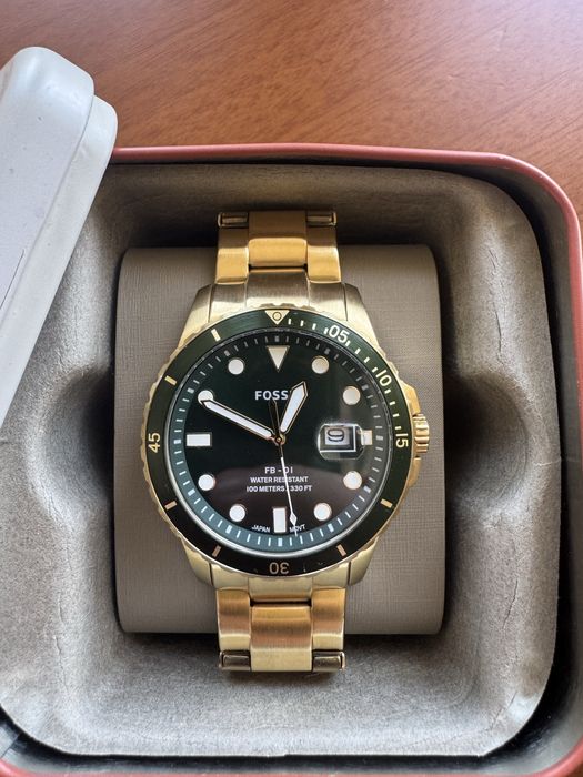 Часовник Fossil FB-01
