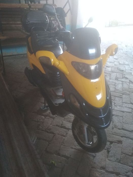 Skuter   150 kub Holati yaxshi tortishiyam yaxshi