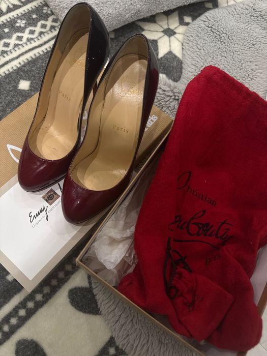 Токчета на Louboutin