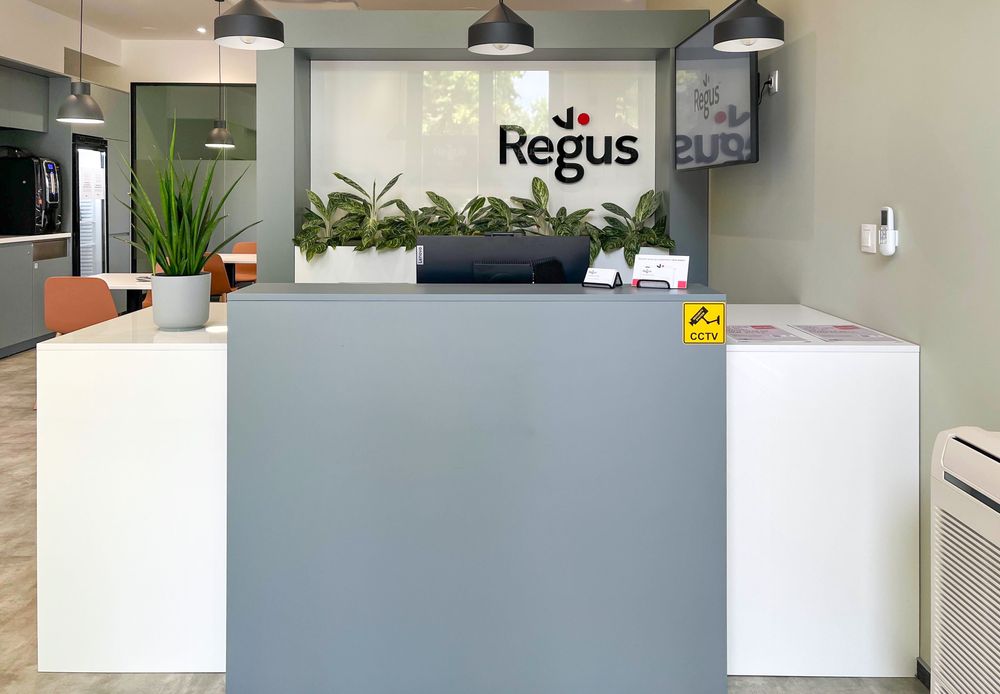 Работете по-продуктивно в споделено офис пространство в Regus Kameniza