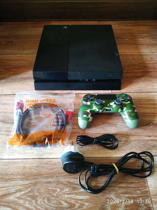 Продам Sony PlayStation 4 / PS4 прошитая