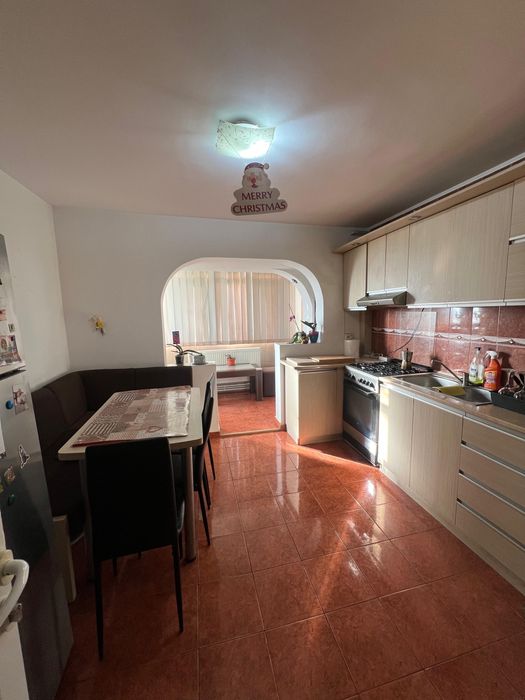 Vand apartament 2 camere decomandate !
