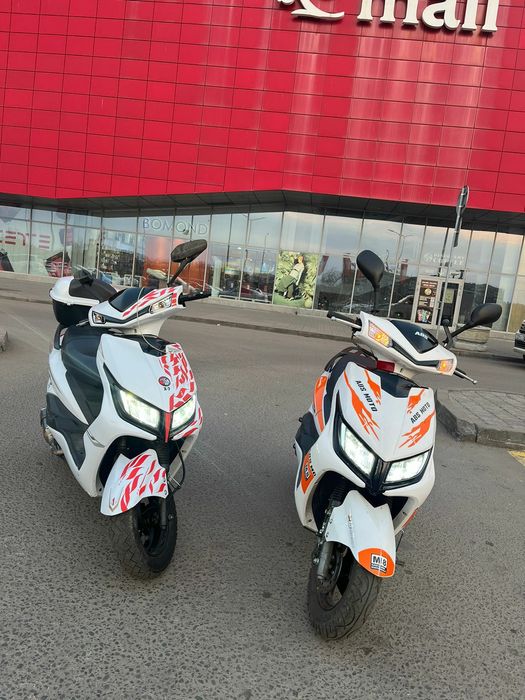 Продам мопед(M8 2024 года) + комплект