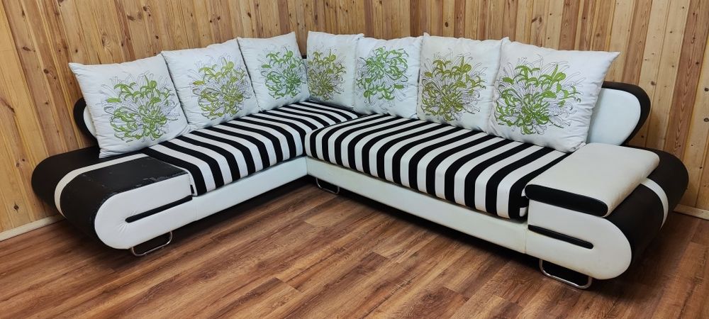 Продам уголок отдыха.