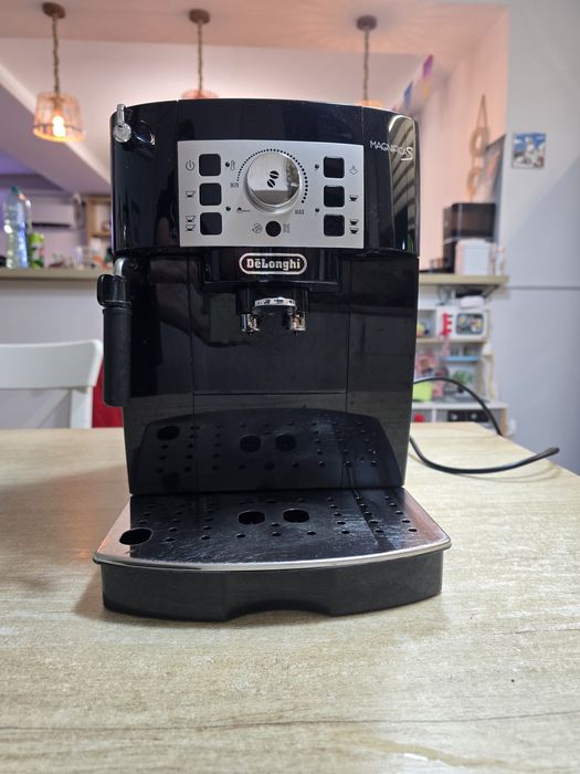 Espressor automat De'Longhi Magnifica S