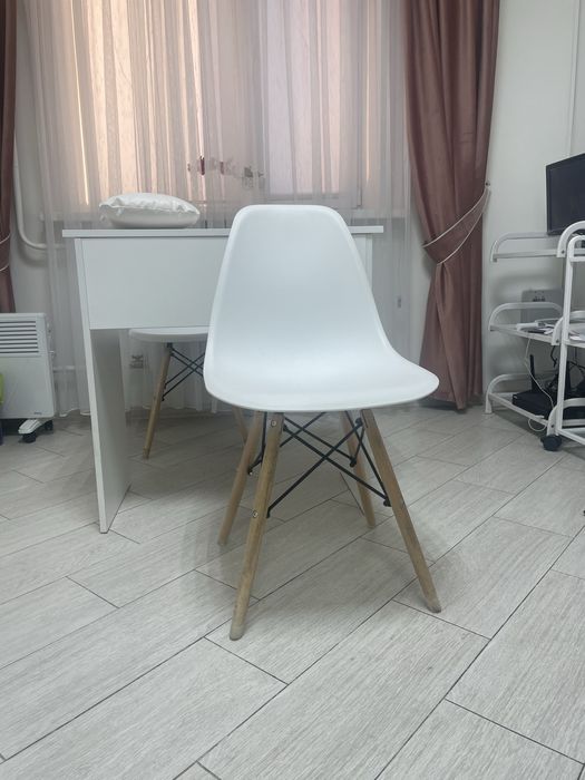 Стул белый, для кухни, для офиса