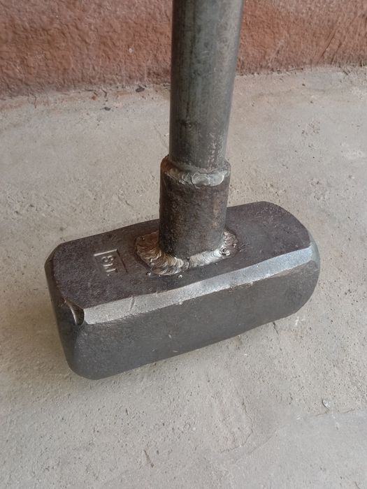 Кувалда балон ургани 8 кг темри турбаси билан 10 килодан оґир