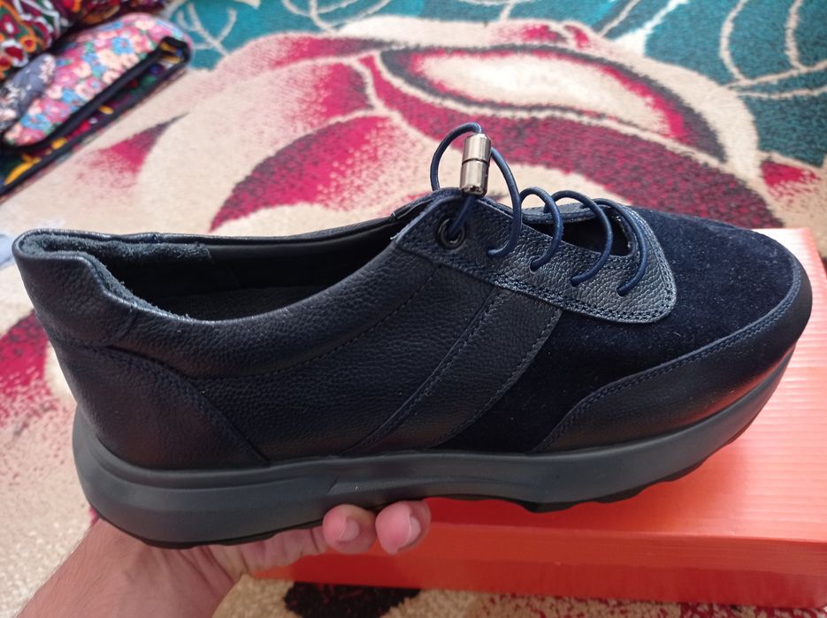 Erkaklar Oyoq kiyim sotiladi razmeri - 40