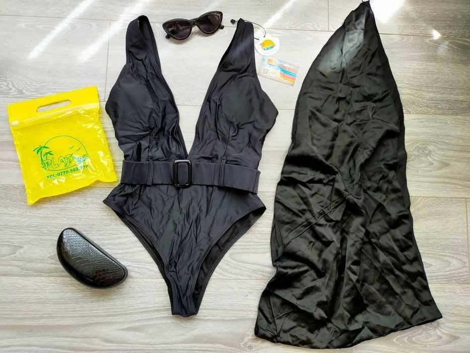 Costum de baie Nou + accesorii