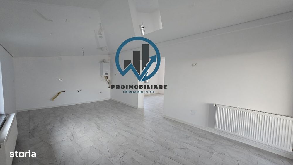Vând apartament cu curte proprie 4 camere Glâmboc
