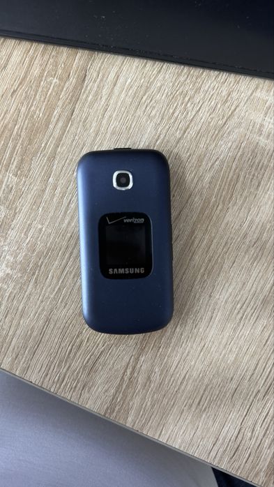 Samsung gusto 3 holati yaxshi