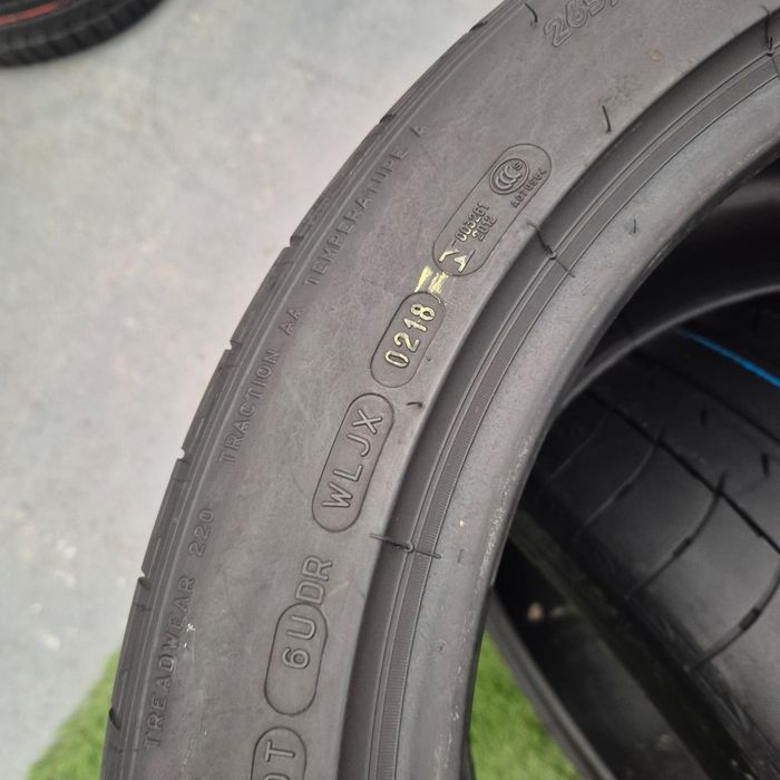 265 40 18 Michelin