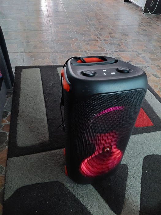 Vand boxa Jbl 110