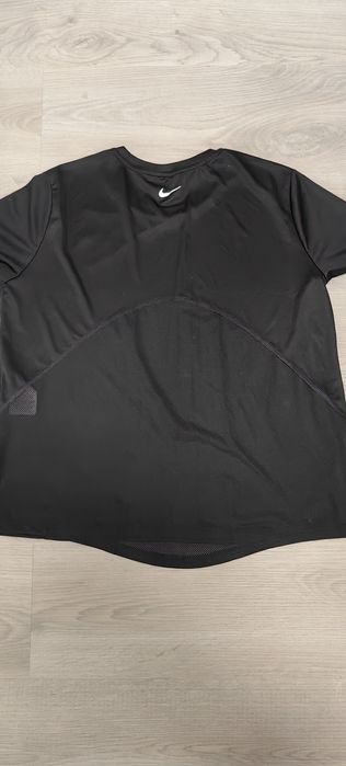 Дамска оригинална тениска Nike Dri-Fit размер L