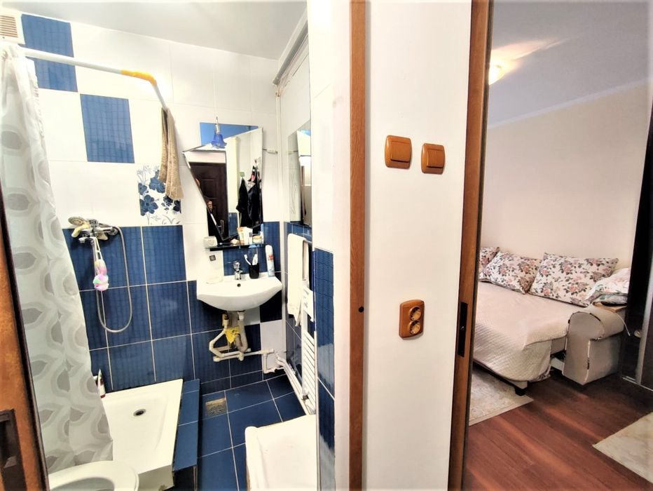 Inchiriez garsoniera M21.