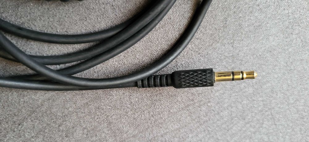 MARSHALL  cablu casti cu microfon  pe fir  fuctional spira