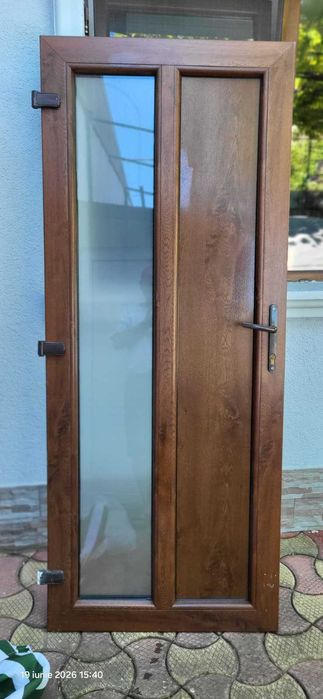 Ușă exterior din PVC , second hand, cu panel, Sithonia , prag aluminiu, stânga, nuc, 90x204 cm   , grosimea tocului este de 7 cm