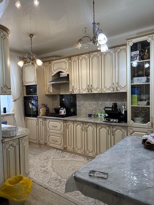 Продам кухонный гарнитур б/у