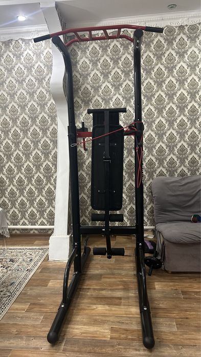 Турник и беговая дорожка