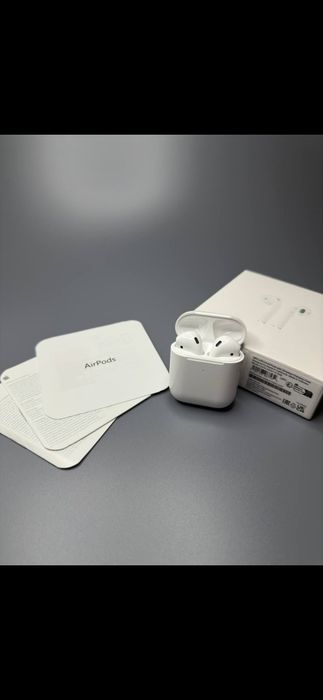 Наушники AirPods