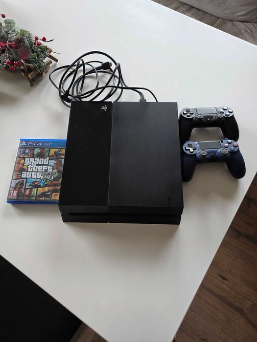 PlayStation 4 със 2 джойстика