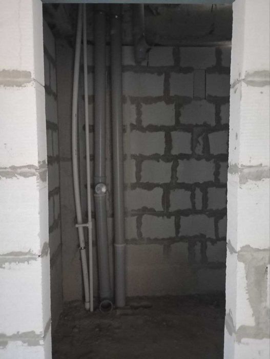 Buxoro shahrida yangi qurilgan domdan kvartira sotiladi