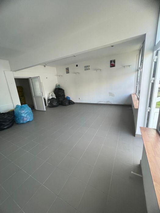 Închiriez spațiu comercial în Rovinari