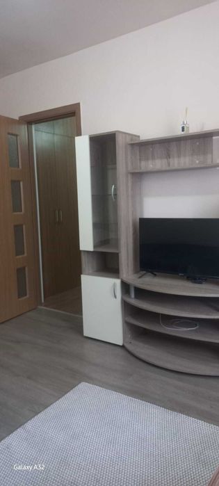 Închiriez garsonieră