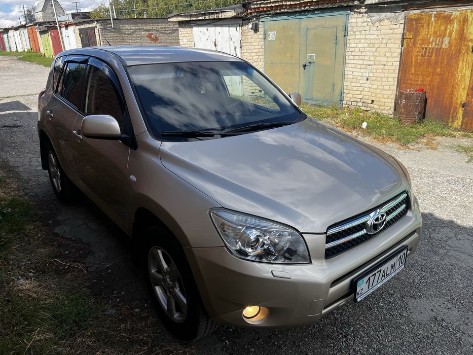 Продам Toyota RAV4
