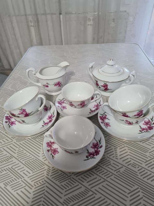 Set serviciu de masa / cafea / ceai - 94 de piese noi