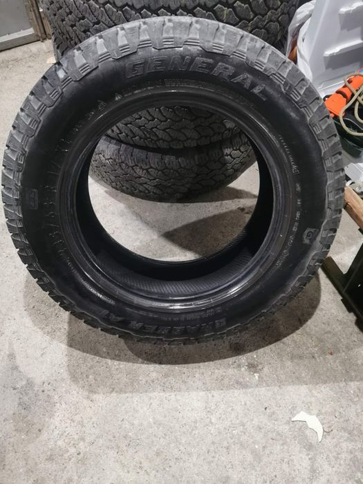 Предлагам гуми за джип General Grabber AT3 размери 235/65/17 XL