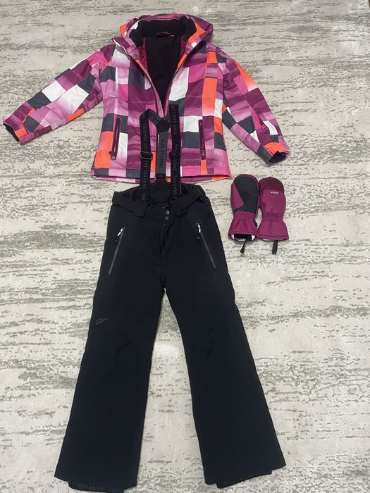 Vand costum de schi pentru fetite