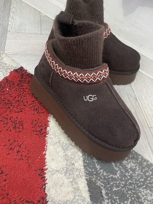 Продам угги натуралка