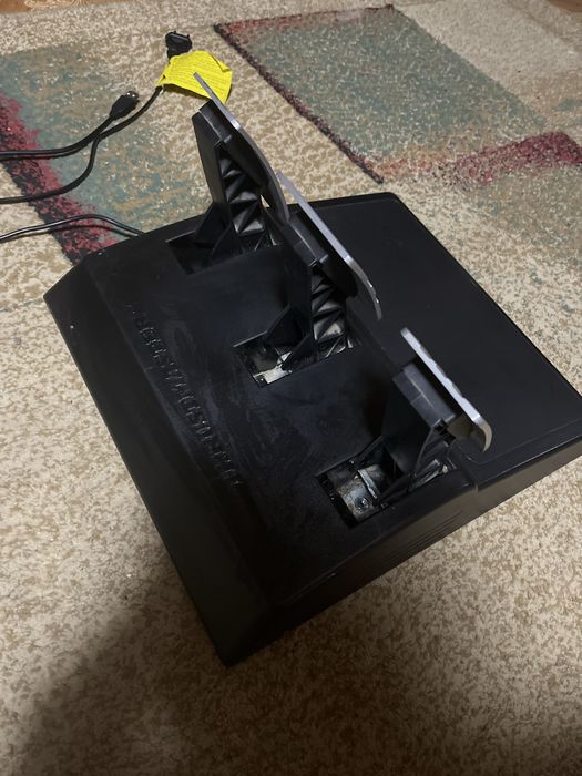 Продам игровой руль Thrustmaster T300