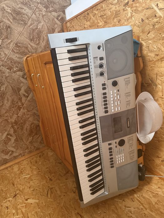 Продава се синтезатор Yamaha