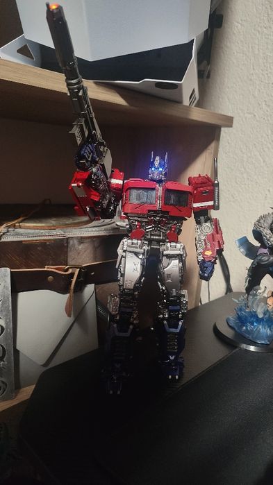 CE-06 Transformers Optimus Prime