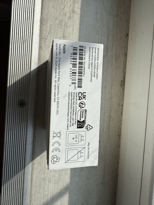 Airpods 4 ANC  MXP93ZM/A