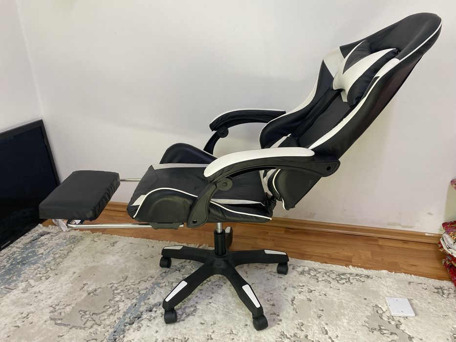 Игровое кресло почти новая
