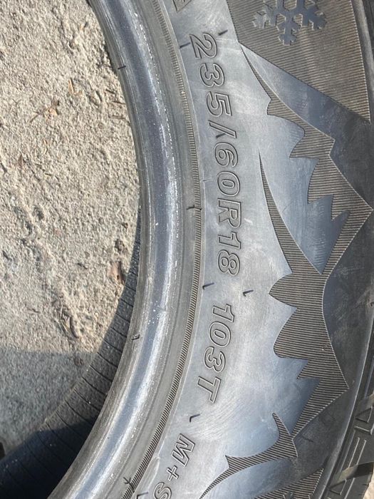 Зимние шины 235/60R18