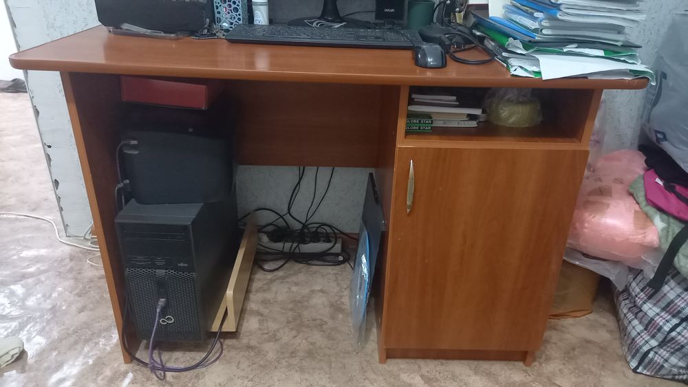 Продам стол для компьютера и тумба